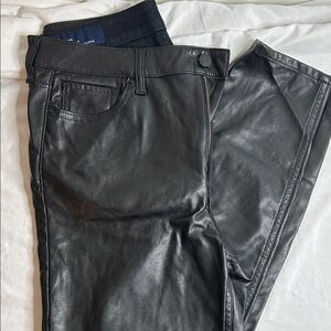 GAP Black High Rise Universal Legging